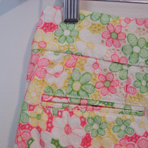 Lilly Pulitzer Floral Shorts Sloane Sunbonnet Eyelet Lace Pink Yellow Size 2 - Picture 13 of 16